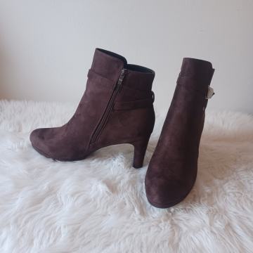 Gležnjače ženske smeđe, broj 45