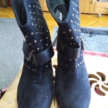 Gležnjerice broj 40