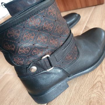 GUESS kožne gležnjače, br 37