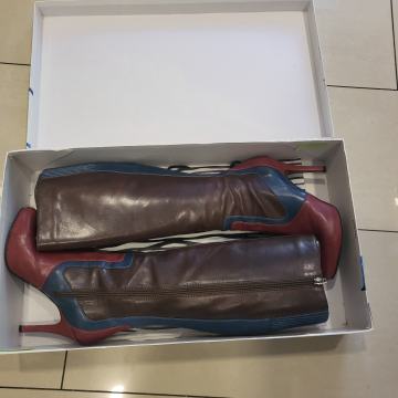 Guess kožne visoke čizme 39 broj