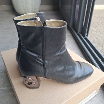 Guliver gleznjace vel 39