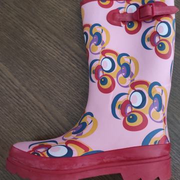 NOVE GUMENE ČIZME VEL 39