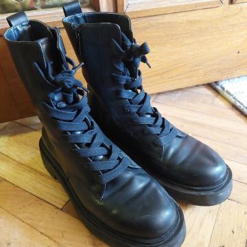 *H&M CRNE GLEŽNJAČE*KAO MARTE*