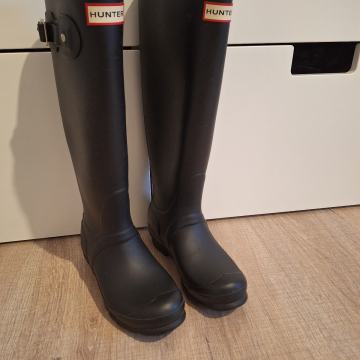 Hunter gumene čizme broj.36