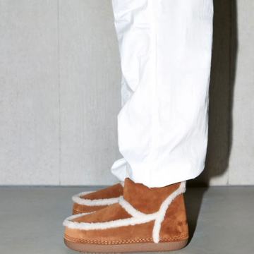 Nove Inuikii cizme. Broj 38