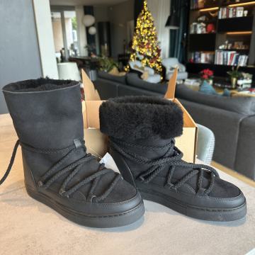 INUIKII, nove, s etiketom, 40, crne, visoke (snizeno sa 259 EUR)