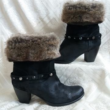 Italy čizme gležnjače brušena crna koža krzno