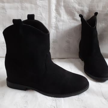 Jeeini čizme gležnjače