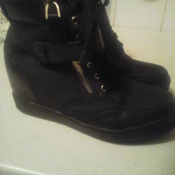 JFK BR 37 KOŽNE GLEŽNJAČE S PODESTOM KVALITETNE