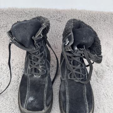 Julia S. Zenske Zimske Cizme vel.40