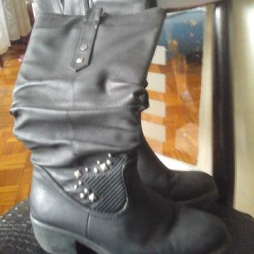 Karla br.36 kožne kvalitetne čizmice s regulacijom širine