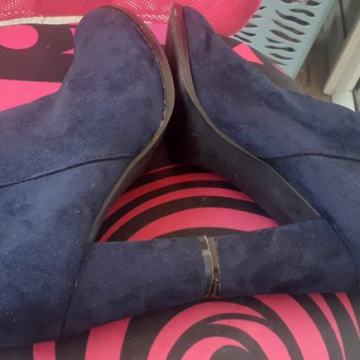 Karla br.40 kožne kvalitetne čizmice bez packe