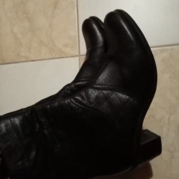 Karla br.41kožne nove kvalitetne čizmice