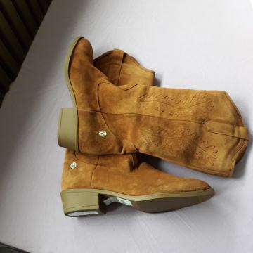 kaubojke br 40.KOŽA