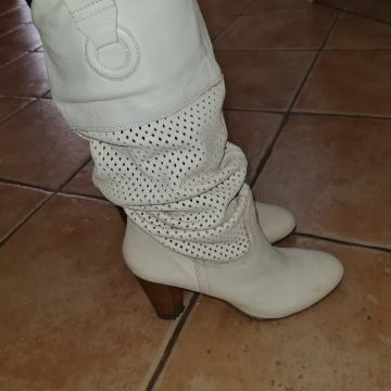 Kožne bijele čizme