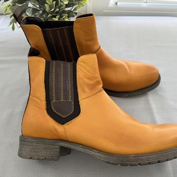 Kožne chelsea gležnjače vl. 41/ TOTALNA ČISTKA