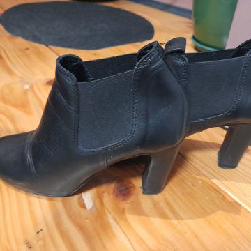 Kožne cipele broj 39