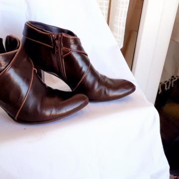 ČOKO-SMEĐE GLEŽNJAČE PRAVA KOŽA 39