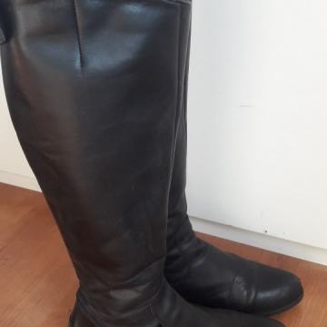 KOŽNE ČIZME br. 38