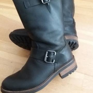 Kozne cizme br 39