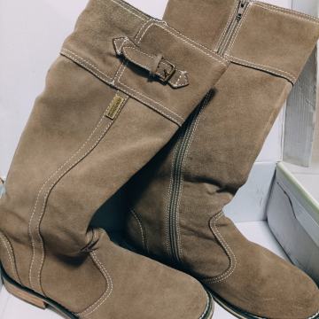 Kožne čizme broj 38, 39