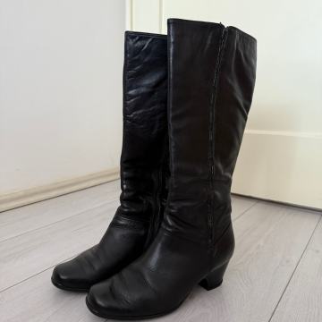 Kožne čizme Clarks Artisan crne 40