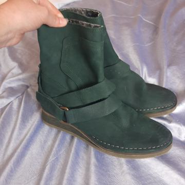 Nove kožne čizme Felmini