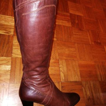 Kožne čizme.