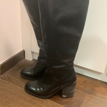 Kožne čizme Tommy Hilfiger