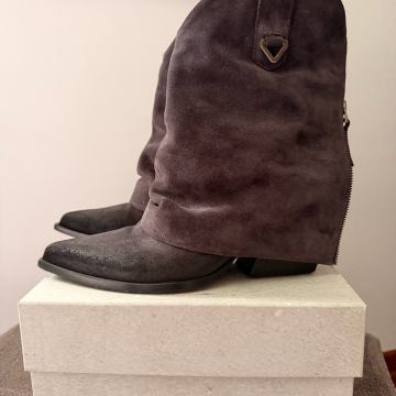 Kožne čižmice Elena Iachi