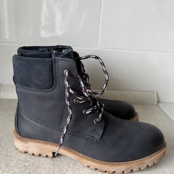 Kožne gležnjače, čizmice vl.41 / TOTALNA ČISTKA