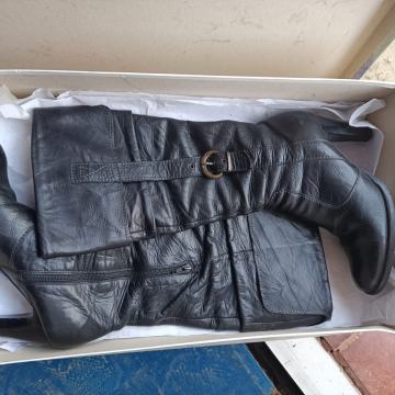 KOŽNE ŽENSKE ČIZME BROJ 37