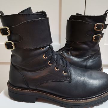 Kožne zimske čizme, br. 37