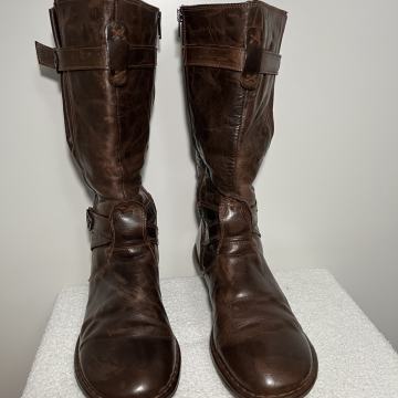 Kvalitetne kožne smeđe čizme br. 41