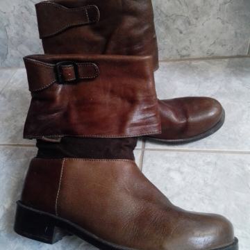 KVALITETNE SMEĐE "CAMPER" ČIZME, PRAVA KOŽA, KUPLJENE U CHICAGU,BR. 37