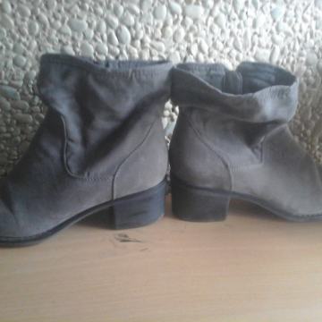 Latino br. 38 kvalitetne udobne kožne čizmice