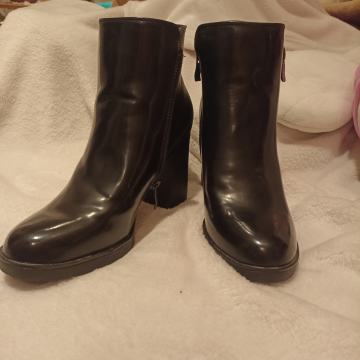 NOVE 38 LE EDO ČIZME ČIZMICE GLEŽNJAČE VISOKA PETA PLATFORMA