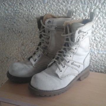 Levis br 37 kvalitetne udobne čizmice od debelog platna