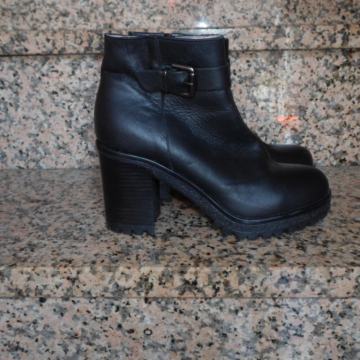 LIU.JO crne kožne gležnjače br.36