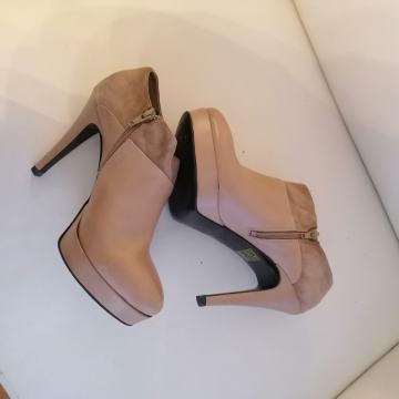 Marella visoke cipele br 40