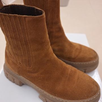 MaxMara nove gležnjače veličina 36