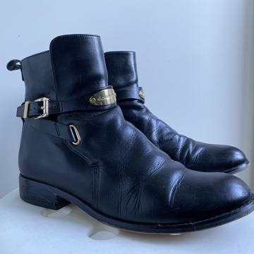 Michael Kors Cizmice Gležnjače Crne 39