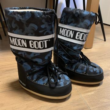 MOON BOOT  čizme , buce vel 39 / 41 cjena 80 eur