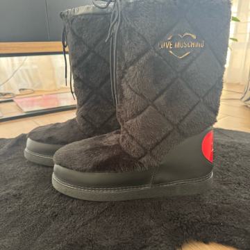 Moschino cizme za snijeg 41/42