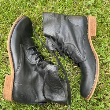 Mustang crne kožne čizme (prava koža)