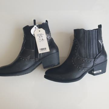 Mustang zenske kaubojke vel. 37 NOVO s etiketom