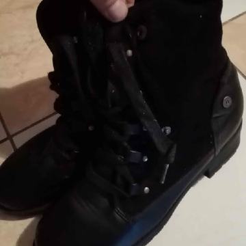 Nera br.40 nove kožne kvalitetne postavljene čizmice