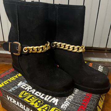 Niske čizme na petu