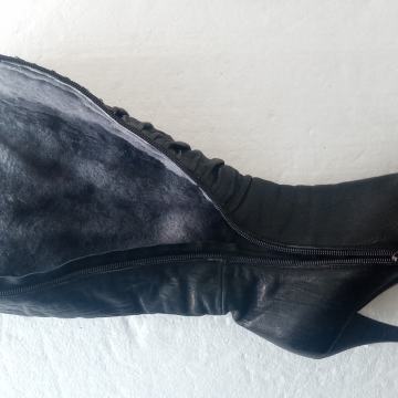 NOVEIS futrane čizme od prave kože NOVE/ vel. 36