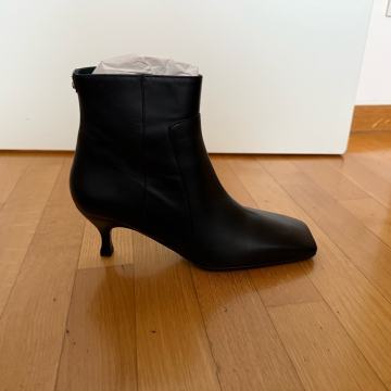 Patrizia Pepe kožne čizmice